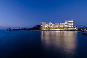 Izla Beach Front Hotel