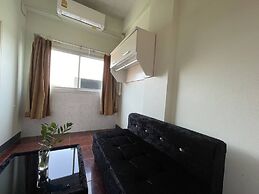 Nuttasit Apartment