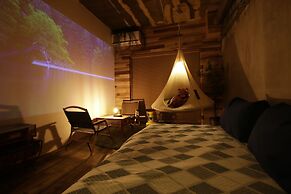 365BASE outdoor hostel