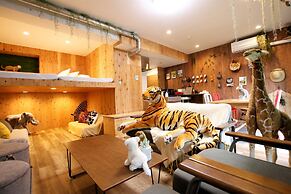 365BASE outdoor hostel