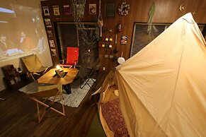 365BASE outdoor hostel