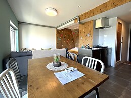 365BASE outdoor hostel