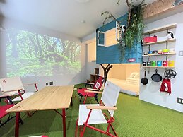 365BASE outdoor hostel