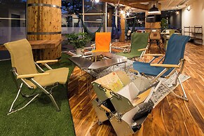 365BASE outdoor hostel