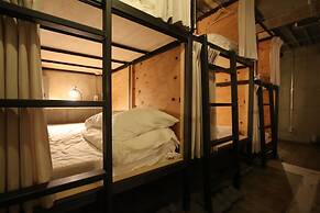 365BASE outdoor hostel