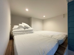 365BASE outdoor hostel