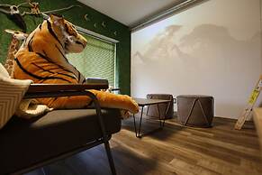 365BASE outdoor hostel