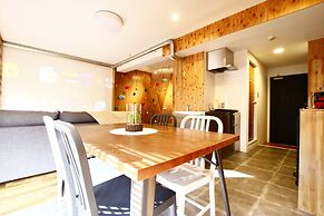 365BASE outdoor hostel