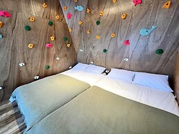 365BASE outdoor hostel