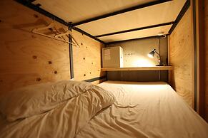 365BASE outdoor hostel