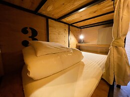 365BASE outdoor hostel