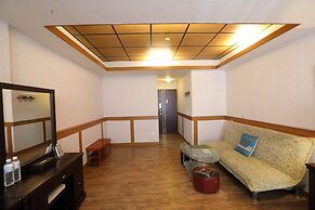 First Place B&B - Hualien Railway Station