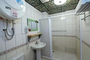 First Place B&B - Hualien Railway Station