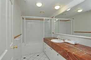 Moroccan Resort - HR Surfers Paradise