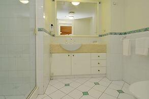 Moroccan Resort - HR Surfers Paradise