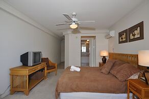 Moroccan Resort - HR Surfers Paradise