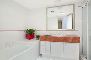 Moroccan Resort - HR Surfers Paradise