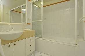 Moroccan Resort - HR Surfers Paradise
