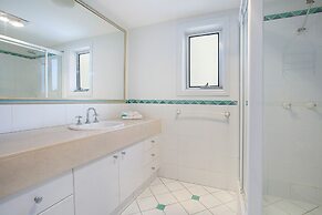 Moroccan Resort - HR Surfers Paradise