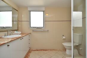 Moroccan Resort - HR Surfers Paradise