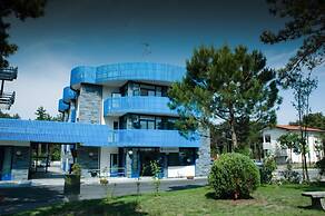 Bella Italia & EFA Village