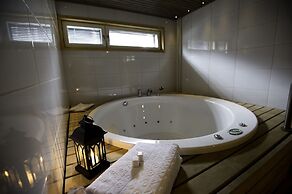 Levi Suites Unna Mànnu