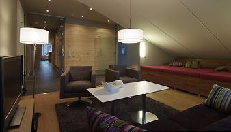 Levi Suites Unna Mànnu