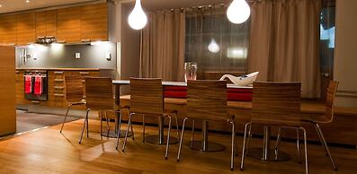 Levi Suites Unna Mànnu