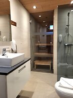 Levi Suites Levi Gold