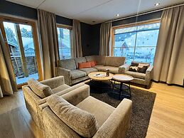 Levi Suites Levi Gold