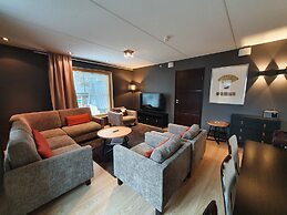 Levi Suites Levi Gold