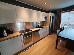 Levi Suites Levi Gold