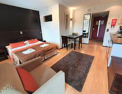 Levi Suites Levi Gold