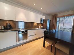 Levi Suites Levi Gold