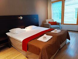 Levi Suites Levi Gold