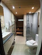 Levi Suites Levi Gold