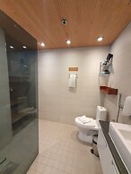 Levi Suites Levi Gold