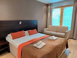 Levi Suites Levi Gold