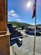 Levi Suites Levi Gold