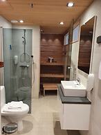 Levi Suites Levi Gold