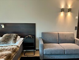 Levi Suites Levi Gold