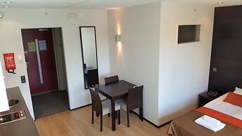 Levi Suites Levi Gold