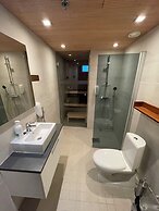 Levi Suites Levi Gold