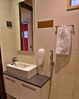 Levi Suites Levi Gold