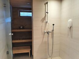 Levi Suites Levi Gold