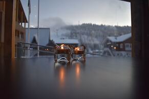 Levi Suites Levi Gold