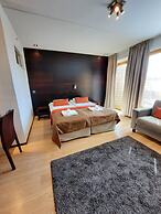 Levi Suites Levi Gold