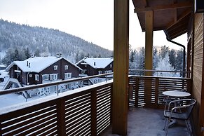 Levi Suites Levi Gold