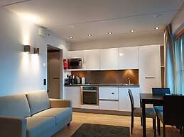 Levi Suites Levi Gold