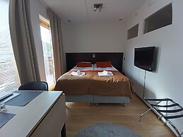 Levi Suites Levi Gold